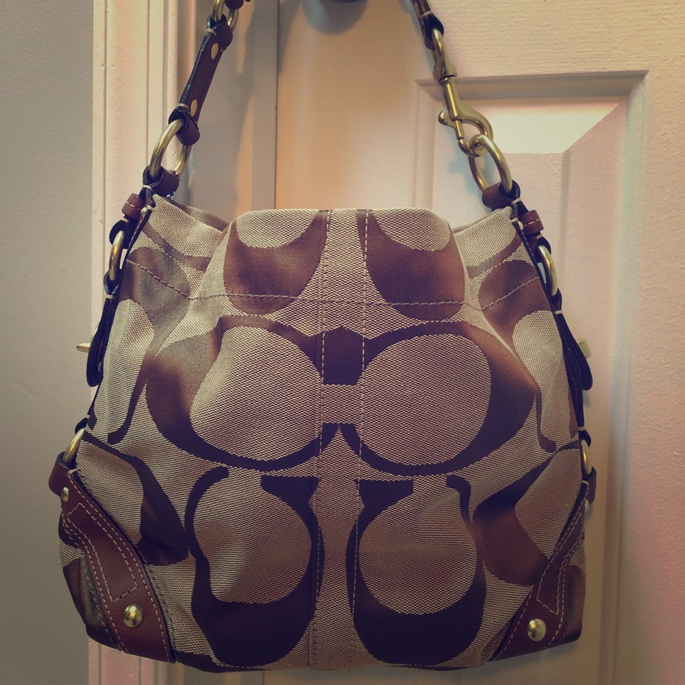 New without tags Medium size coach handbag